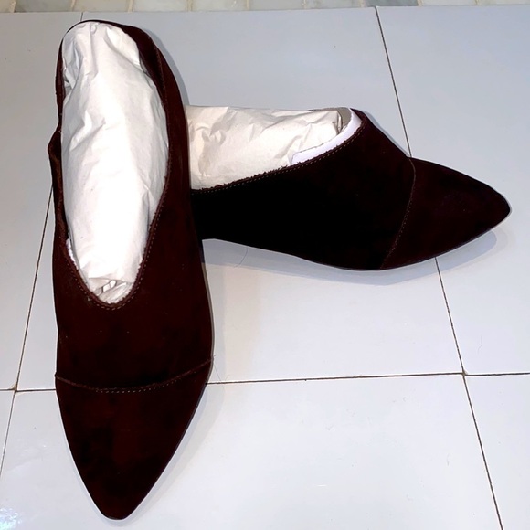 Max Studio Lively 2 dark brown 💯 suede flats. Traction bottom. Size 7.NWT/ box - Picture 14 of 14